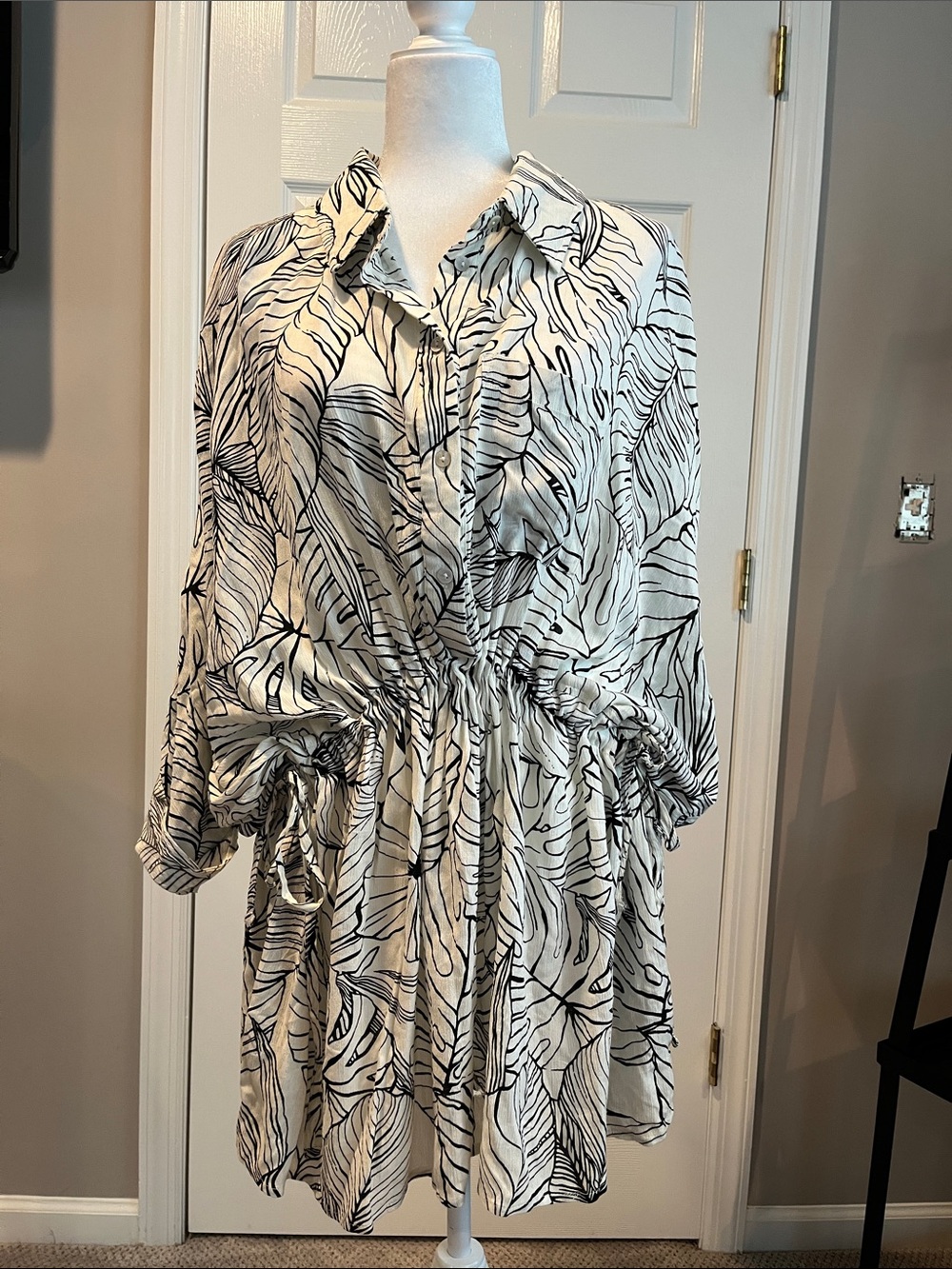 Elan White & Black Leaf-Print Swim Coverup